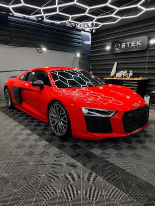 AUDI-R8-2017