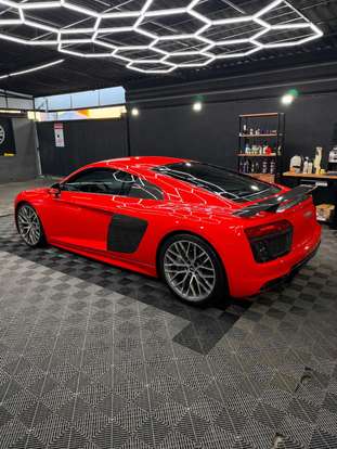 AUDI-R8-2017