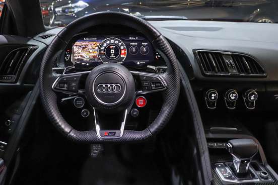 AUDI-R8-2017