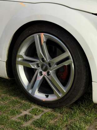AUDI-TT-2011