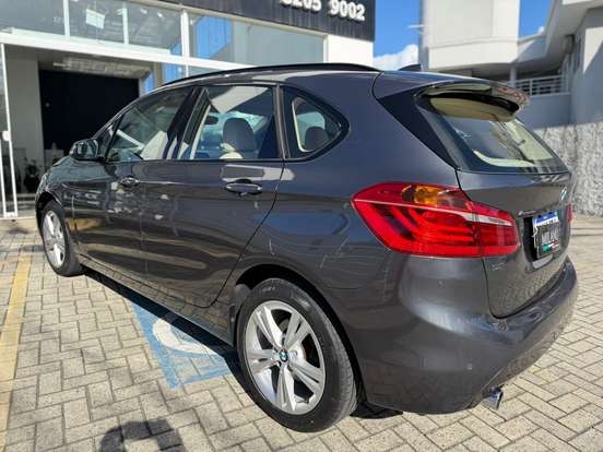 BMW-220i-2018