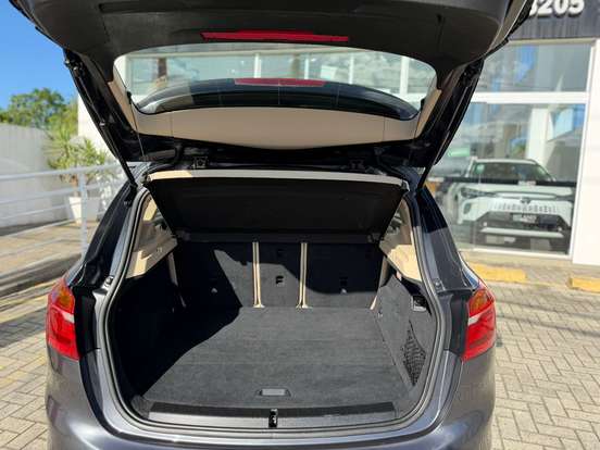 BMW-220i-2018