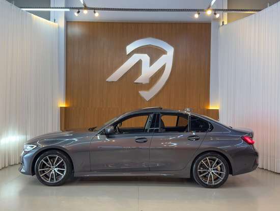 BMW-320i-2021