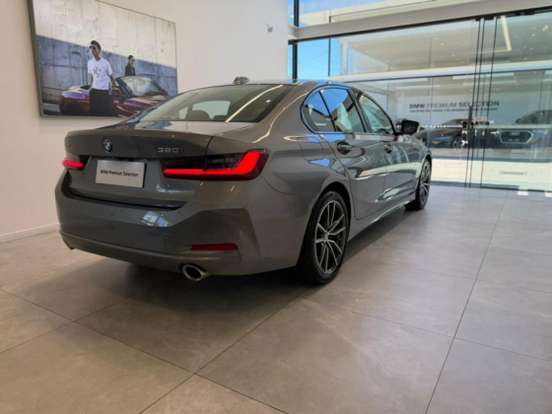 BMW-320i-2025