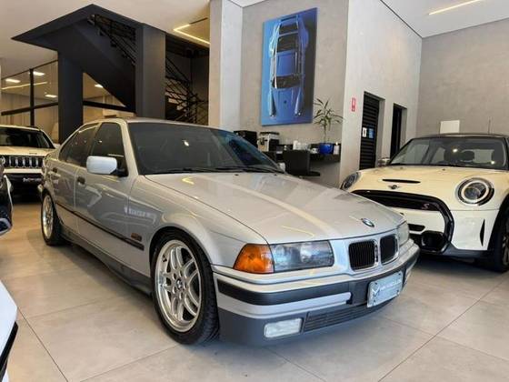 BMW 323i 2.5 COMFORT SEDAN 24V GASOLINA 4P AUTOMÁTICO