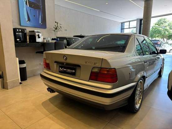 BMW-323i-1994