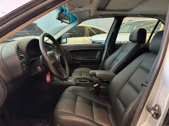 BMW-323i-1994