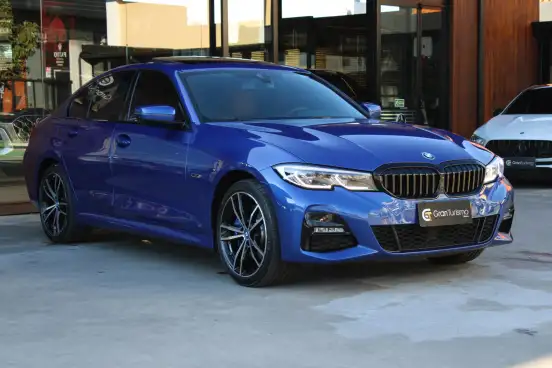 BMW-330e-2022