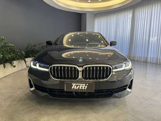 BMW-530e-2022