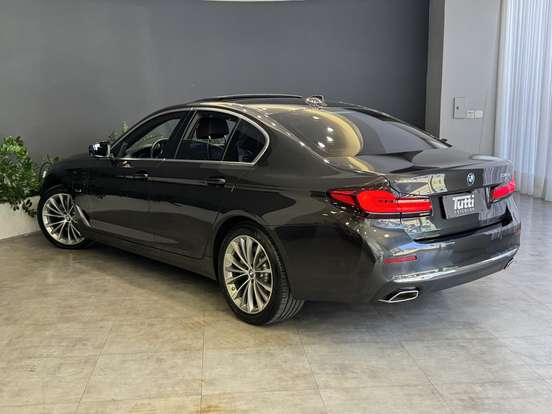 BMW-530e-2.0 16V TWINPOWER HÍBRIDO LUXURY AUTOMÁTICO BMW-530e-2022