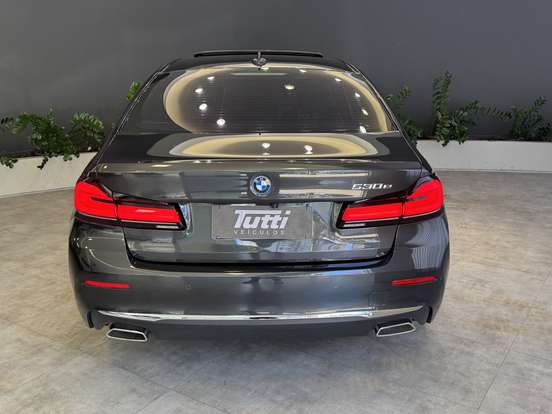 BMW-530e-2.0 16V TWINPOWER HÍBRIDO LUXURY AUTOMÁTICO BMW-530e-2022