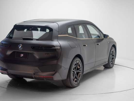 BMW-iX-2023