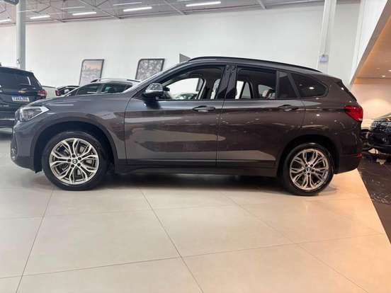 BMW-X1-2021