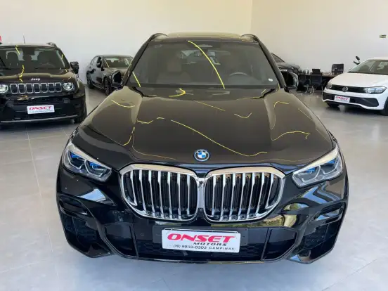 BMW-X5-2021