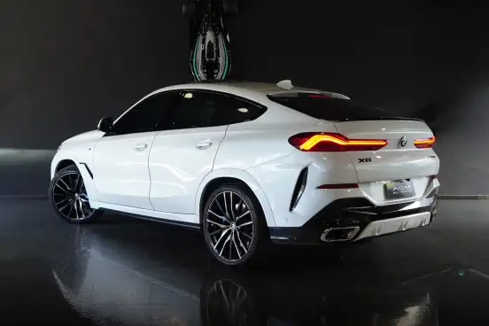BMW-X6-2021