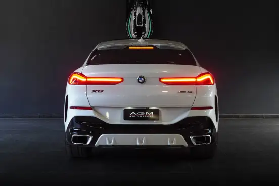 BMW-X6-2021