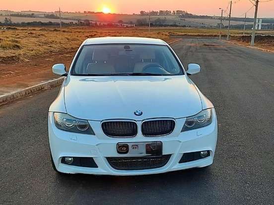 BMW-318i-2011