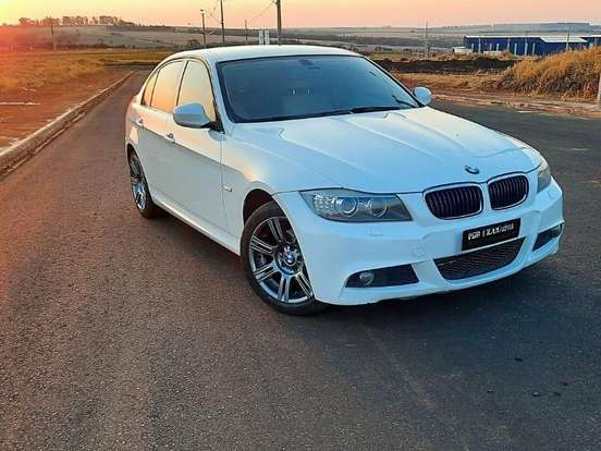 BMW-318i-2011
