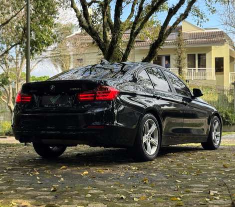 BMW-320i-2014