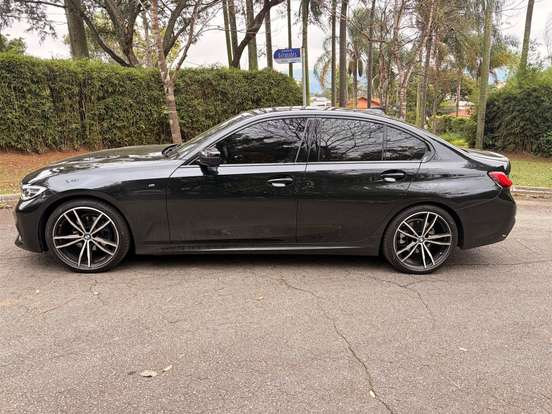 BMW-320i-2020