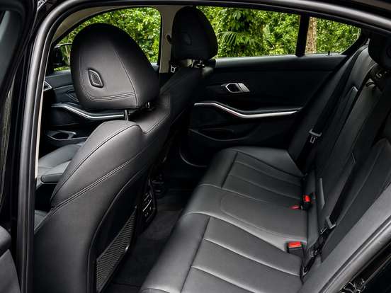 BMW-320i-2.0 16V TURBO GASOLINA SPORT AUTOMÁTICO BMW-320i-2020