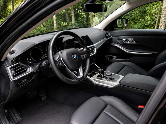 BMW-320i-2.0 16V TURBO GASOLINA SPORT AUTOMÁTICO BMW-320i-2020