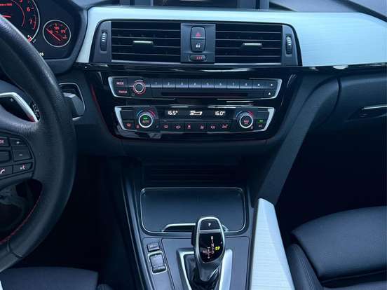 BMW-320i-2.0 SPORT 16V TURBO ACTIVE FLEX 4P AUTOMÁTICO BMW-320i-2017