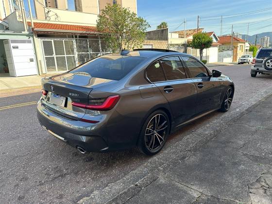 BMW 330i 2.0 16V TURBO GASOLINA M SPORT AUTOMÁTICO