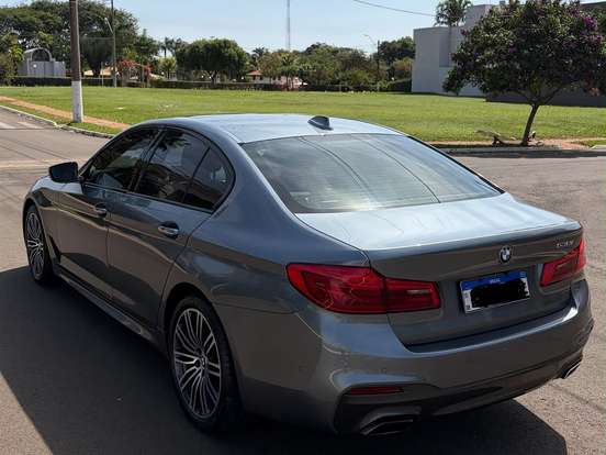 BMW-530i-2.0 16V TURBO GASOLINA M SPORT AUTOMÁTICO BMW-530i-2018