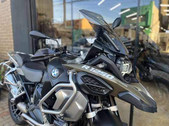 BMW-R 1250 GS ADVENTURE PREMIUM + EXCLUSIVE BMW-R 1250 GS ADVENTURE PREMIUM + EXCLUSIVE-2019