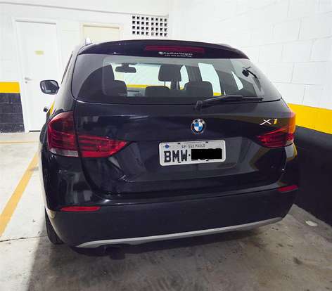 BMW-X1-2011