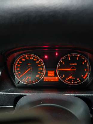 BMW-X1-2011