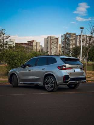 BMW-X1-2024