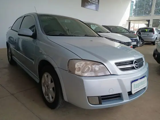 CHEVROLET ASTRA 2.0 MPFI ADVANTAGE 8V FLEX 2P MANUAL CHEVROLET ASTRA 2.0 MPFI ADVANTAGE 8V FLEX 2P MANUAL