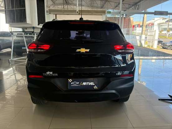 CHEVROLET-TRACKER-2023