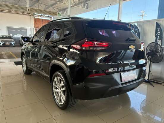 CHEVROLET-TRACKER-2023
