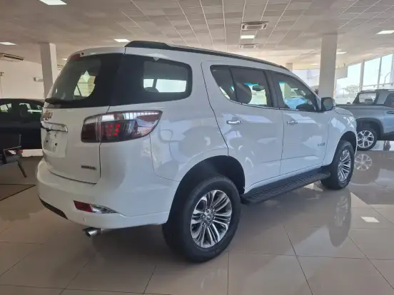 CHEVROLET-TRAILBLAZER-2025