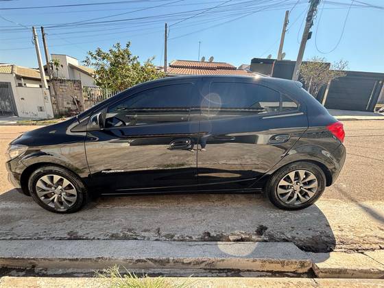 CHEVROLET ONIX 1.4 MPFI ADVANTAGE 8V FLEX 4P AUTOMÁTICO