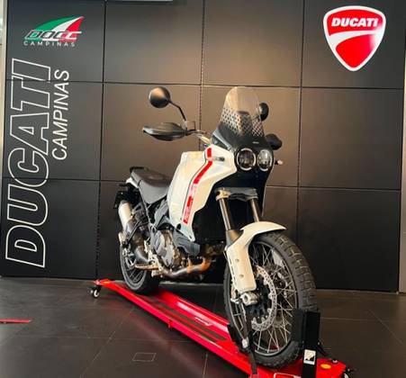 DUCATI DESERT X 