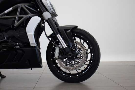 DUCATI-XDIAVEL-2017