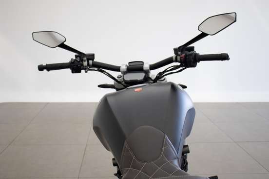 DUCATI-XDIAVEL-2017