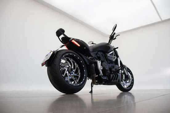 DUCATI-XDIAVEL-2017