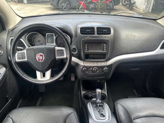 FIAT-FREEMONT-2012