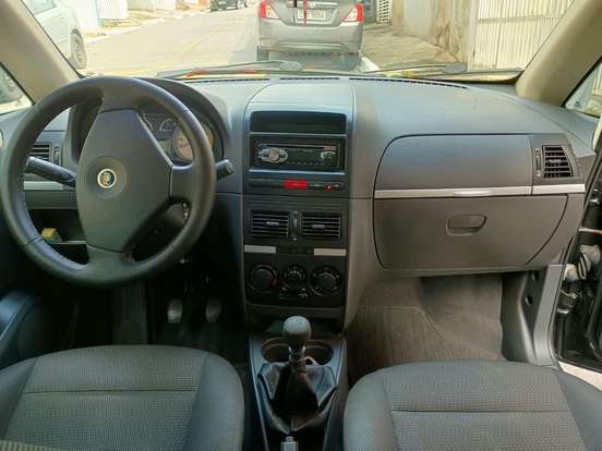 FIAT-IDEA-1.4 MPI ELX 8V FLEX 4P MANUAL FIAT-IDEA-2005