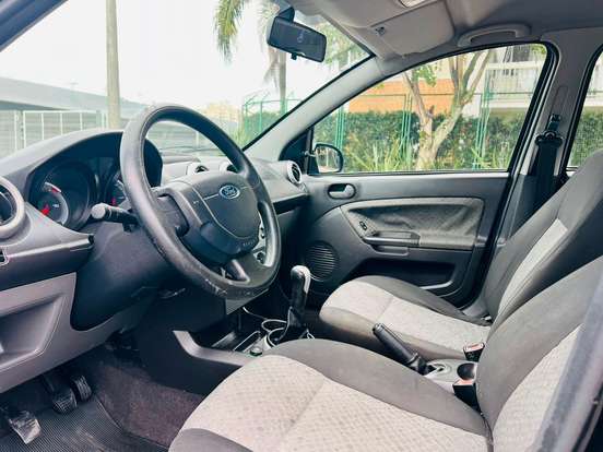 FORD-FIESTA-2012