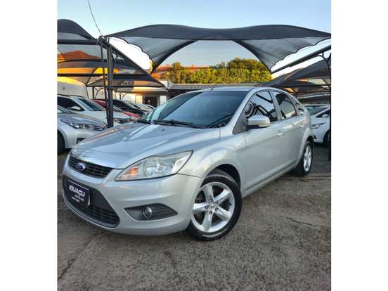 FORD-FOCUS-2010