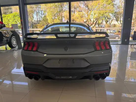 FORD-MUSTANG-2025