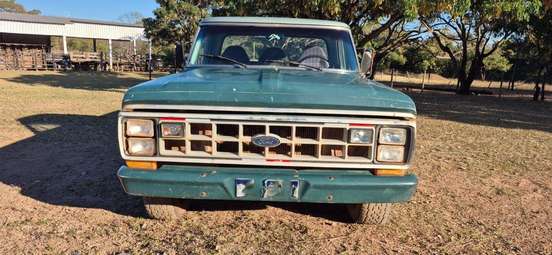 FORD-F-1000-1984