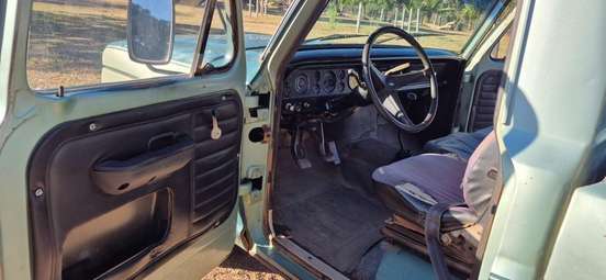 FORD-F-1000-1984