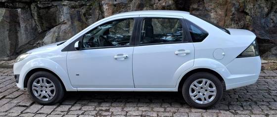 FORD FIESTA 1.0 ROCAM SE SEDAN 8V FLEX 4P MANUAL